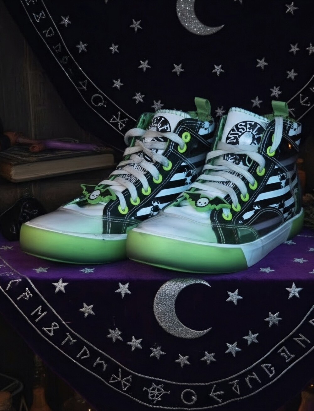 Beetlejuice High-Top Sneakers in Black, White & Neon Green Glow In Dark Size 6